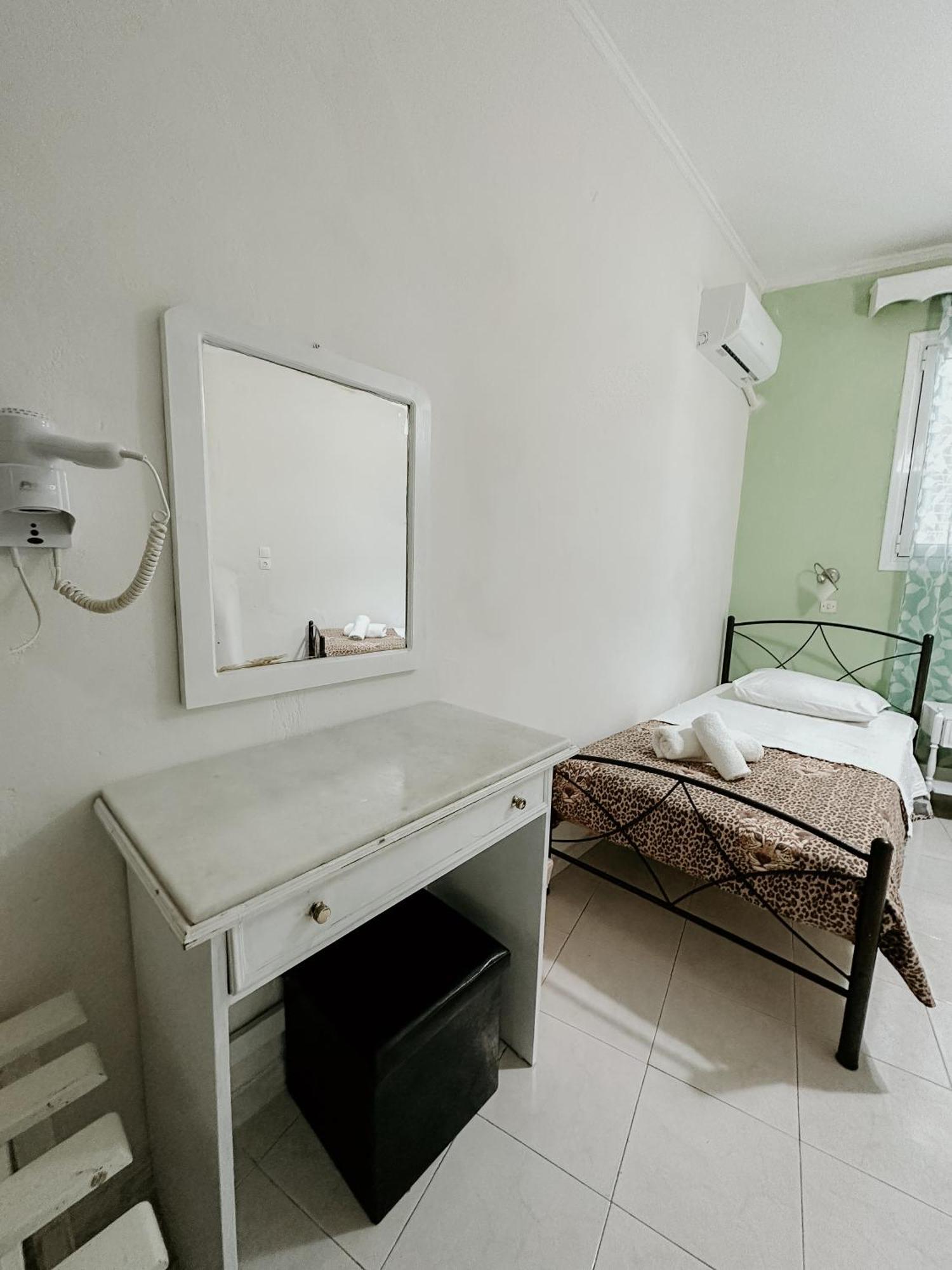 Hotel Thirasia Fira  Room photo